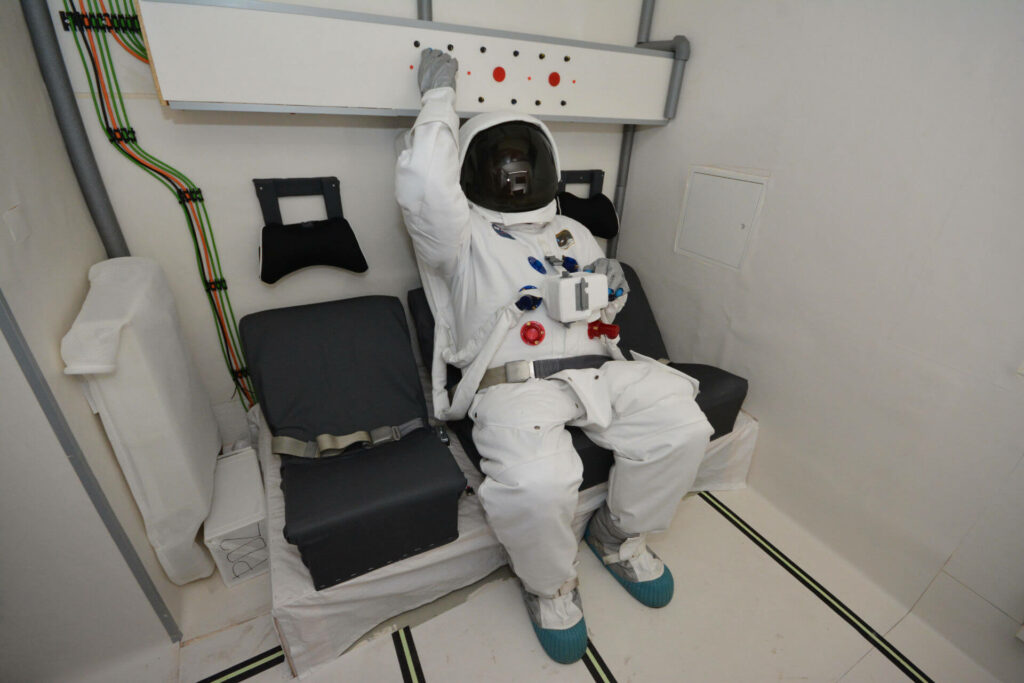 Escape Room Game In Orbit Play2