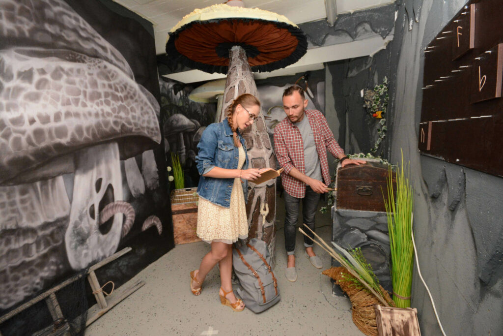 Escape Room Game Reise ins Unbekannte Play4